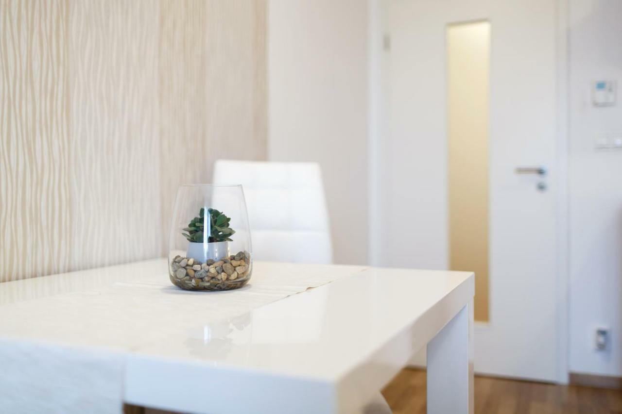 Golden Apartments Rezidence Nova Karolina اوسترافا المظهر الخارجي الصورة